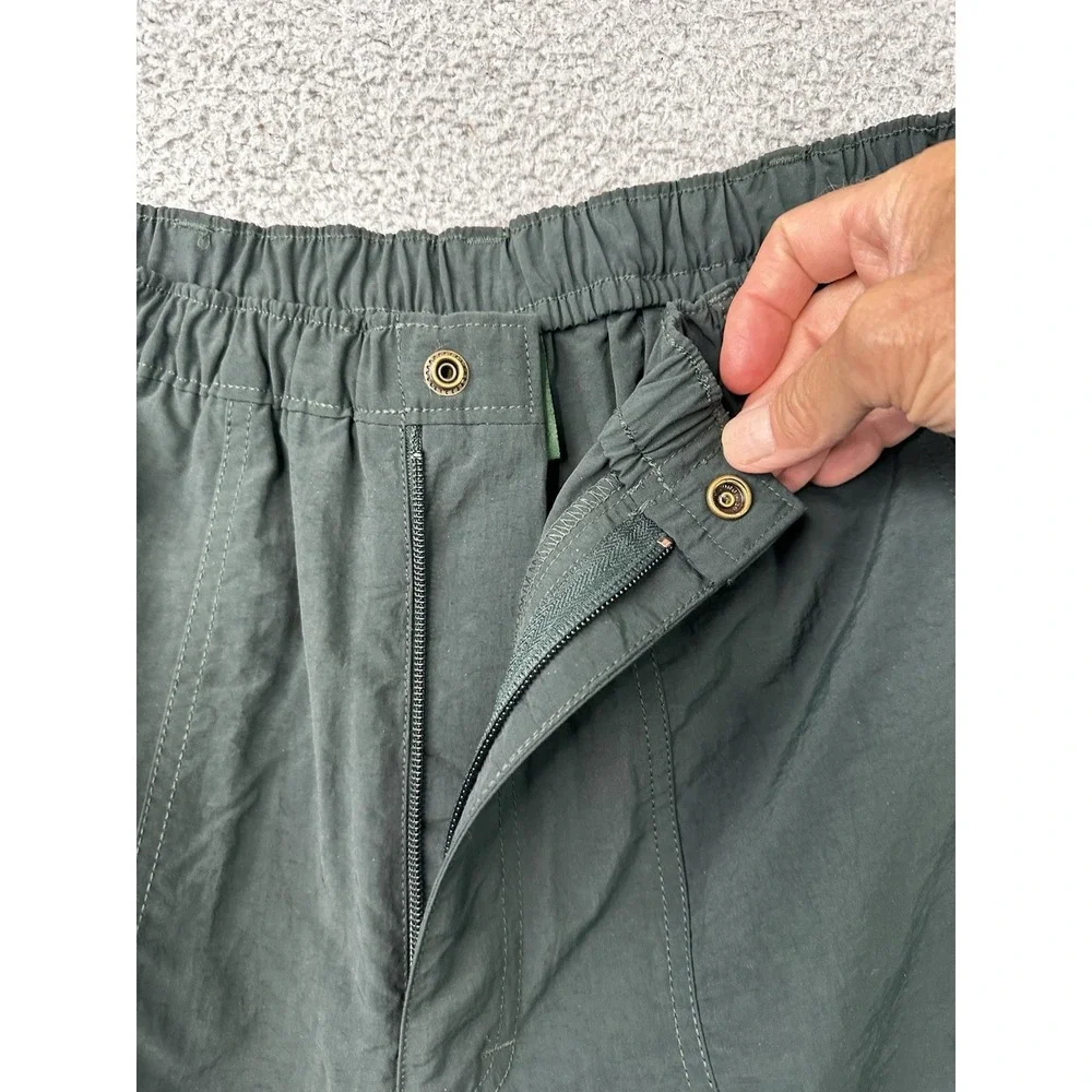 Cabela's World Wide Sportsman Men's DuPont Supplex Nylon Fishing Shorts L Green